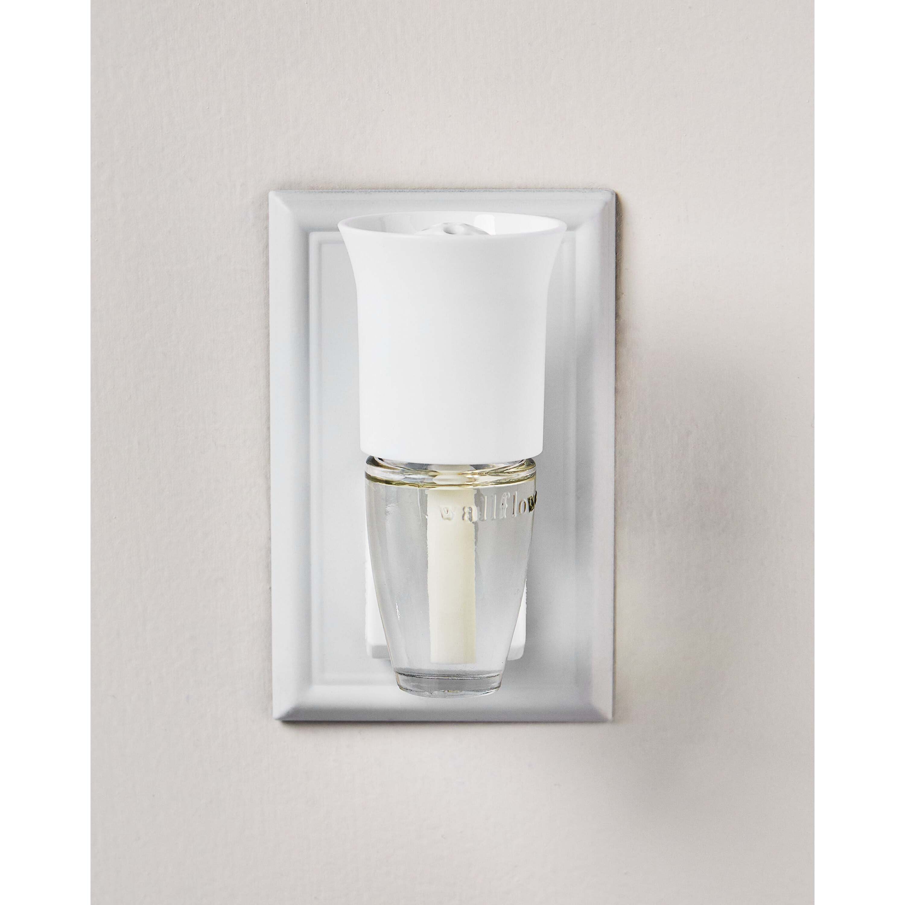White Flare Wallflowers Fragrance Plug - Image 4