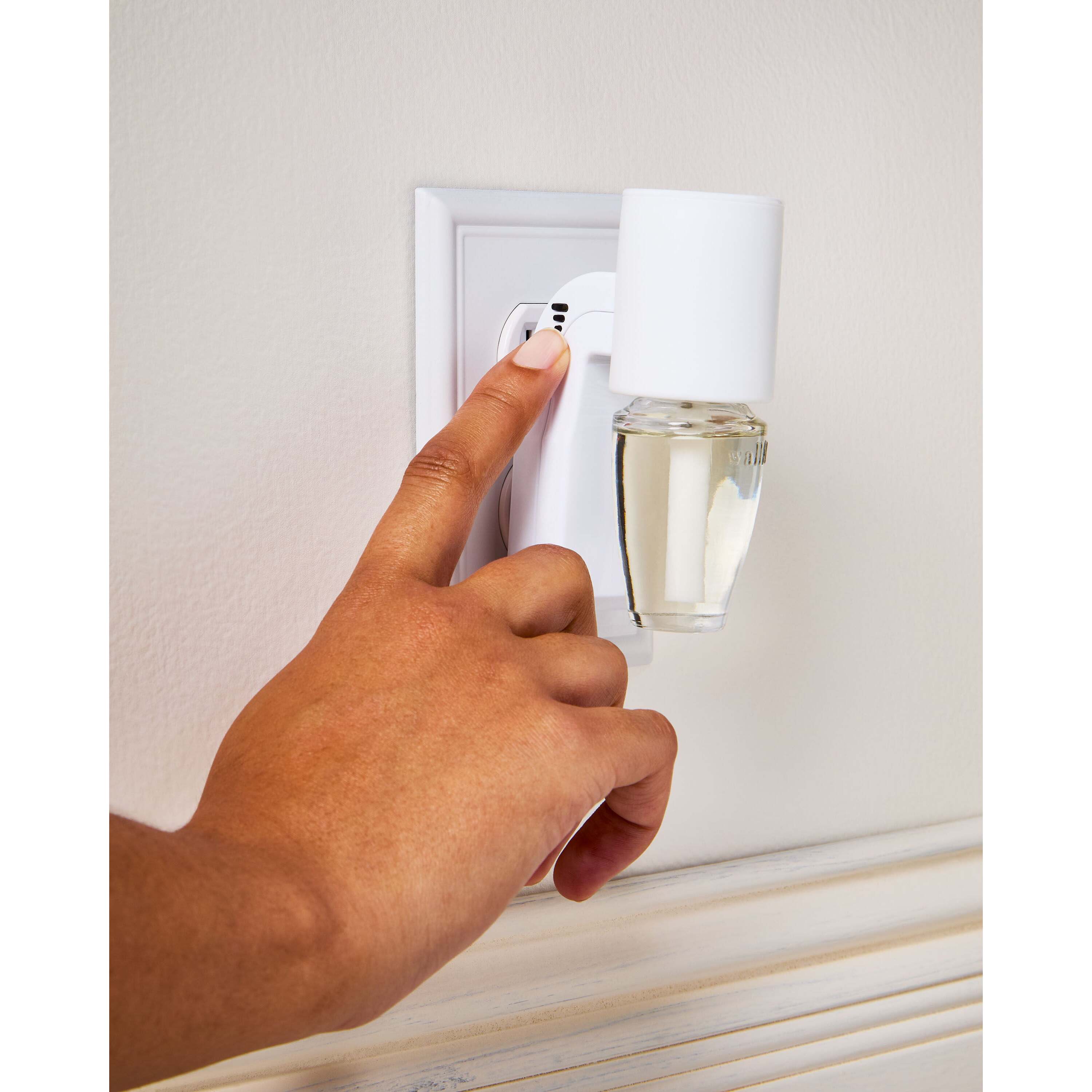 White Scent Control Wallflowers Fragrance Plug - Image 4