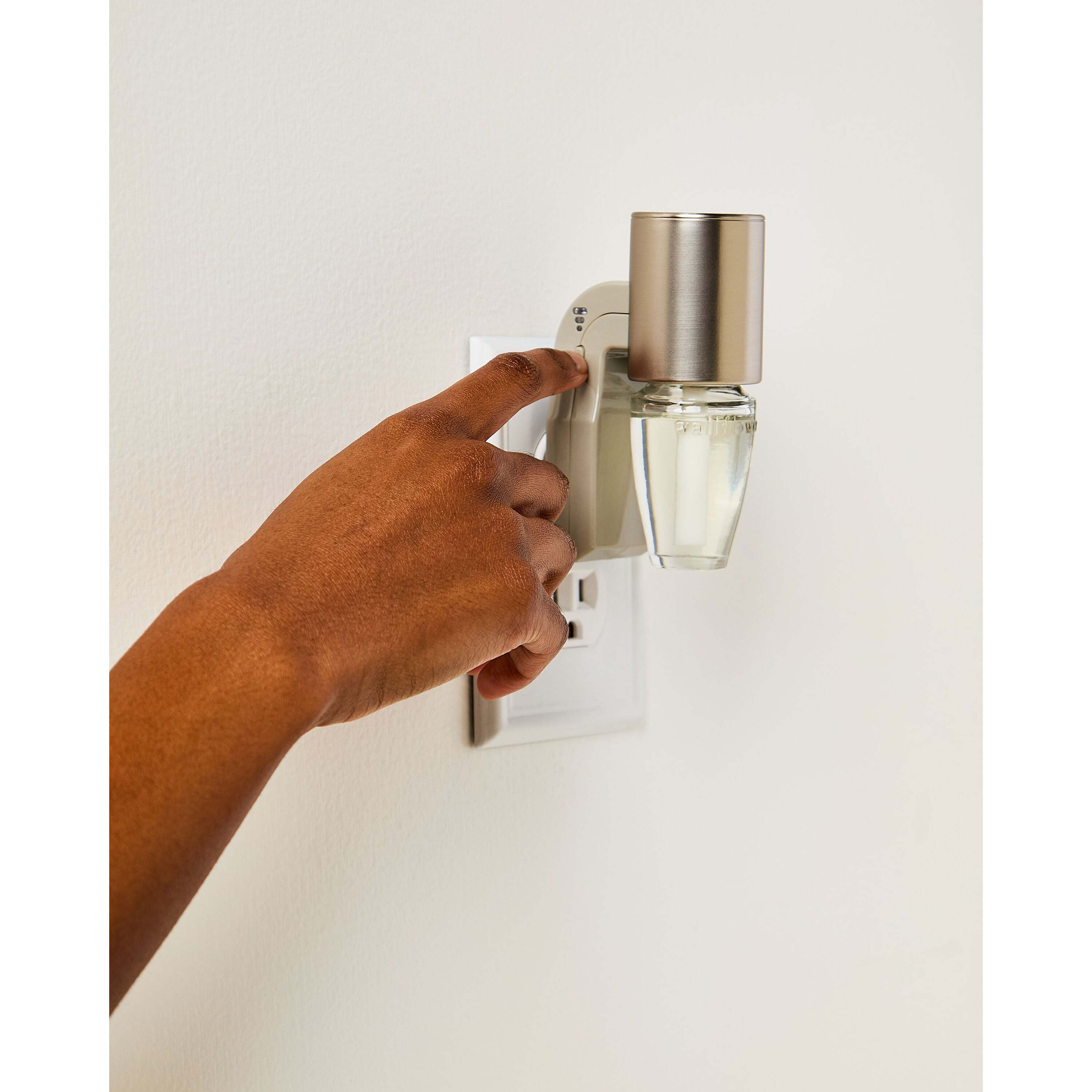 Silver Metallic Scent Control Wallflowers Fragrance Plug - Image 5