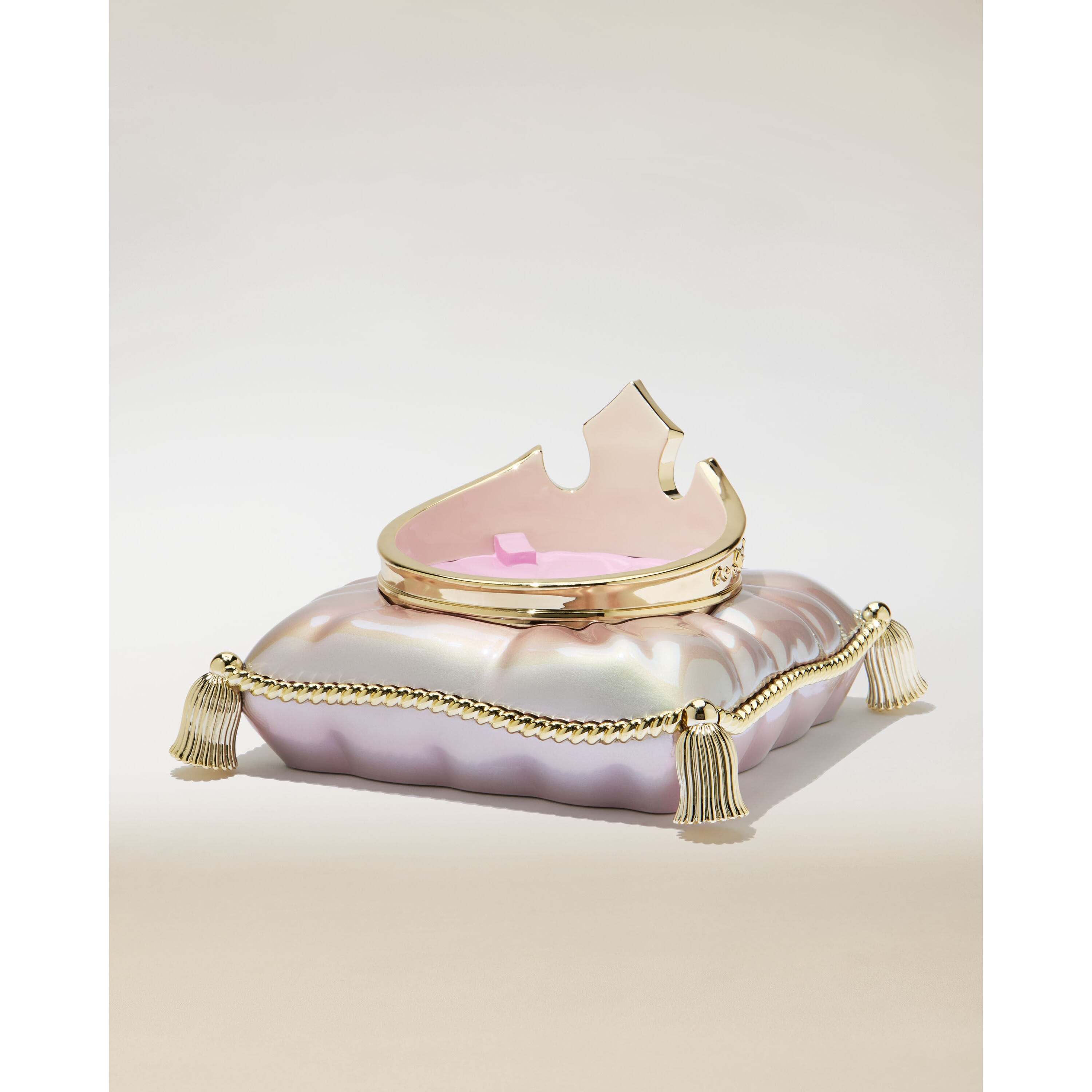 Aurora Crown Pedestal 3-Wick Candle Holder - Image 4