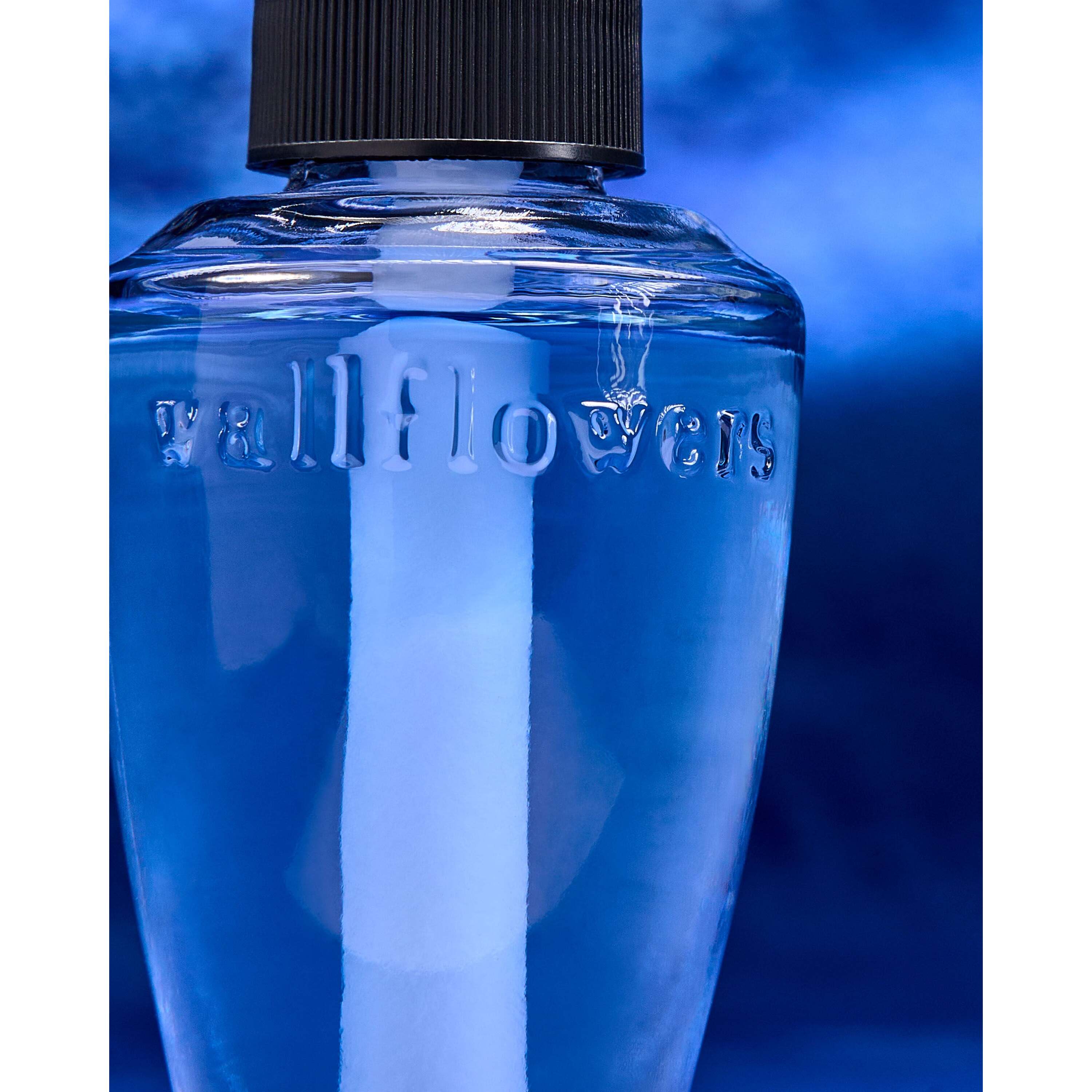 Snow White Wallflowers Fragrance Refill - Image 2